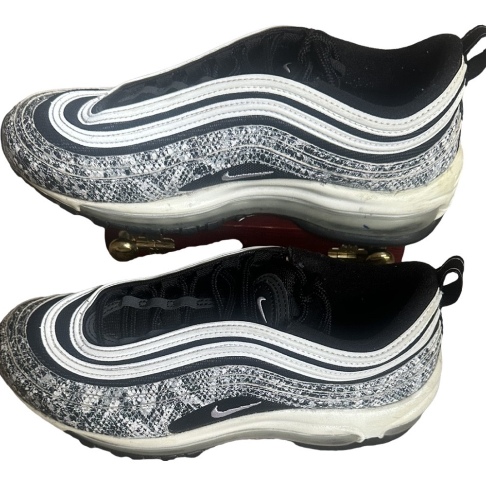 Nike Air Max Reduced to Bare Bones!